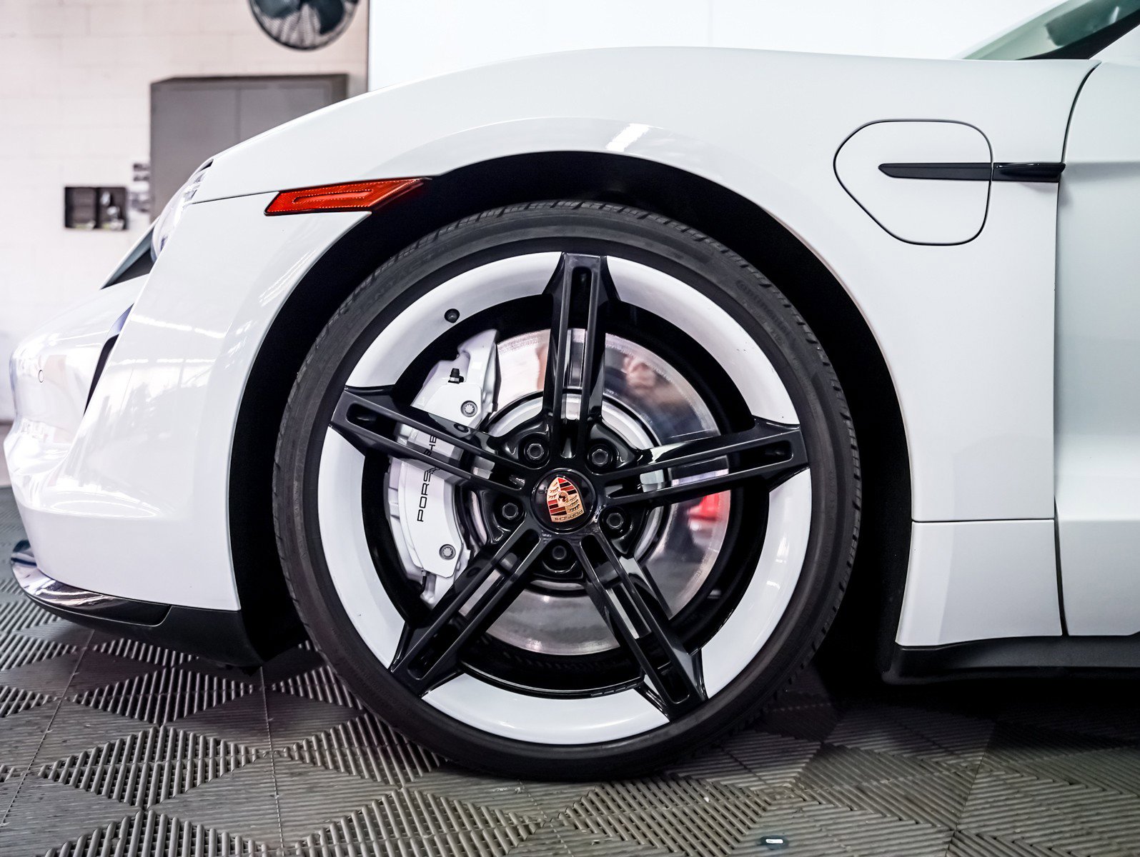 Certified 2021 Porsche Taycan Turbo image 13