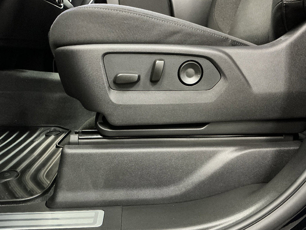 New 2026 GMC Sierra 1500 Elevation image 9