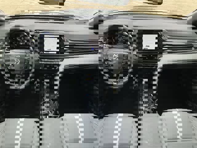 Used 2025 Toyota Camry SE image 18