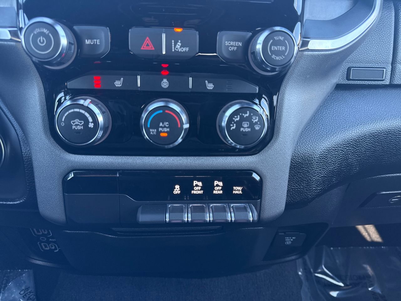 Used 2025 RAM 1500 Big Horn image 23