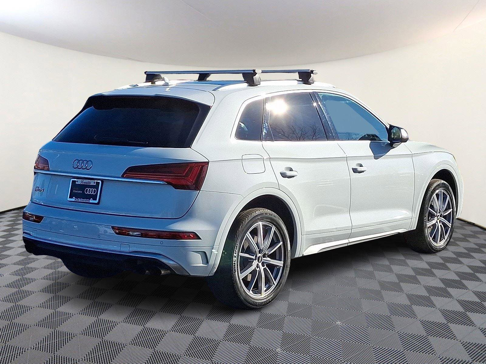 Certified 2022 Audi SQ5 Premium Plus w/ Premium Plus Package AWD/4WD image 6