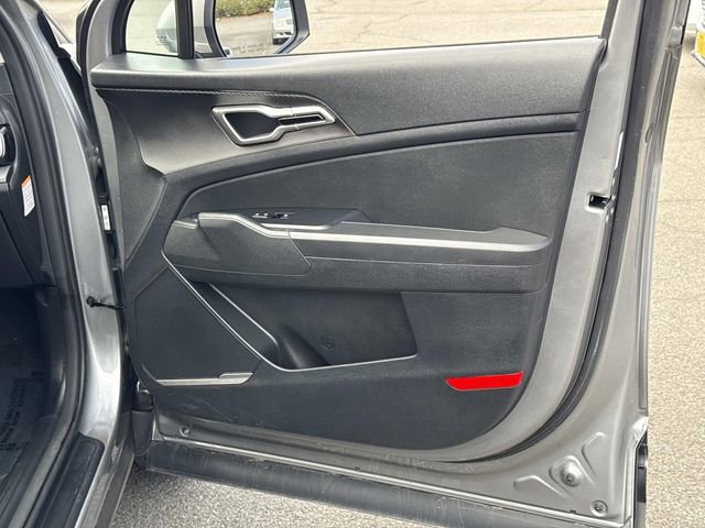 Used 2023 Kia Sportage LX image 5