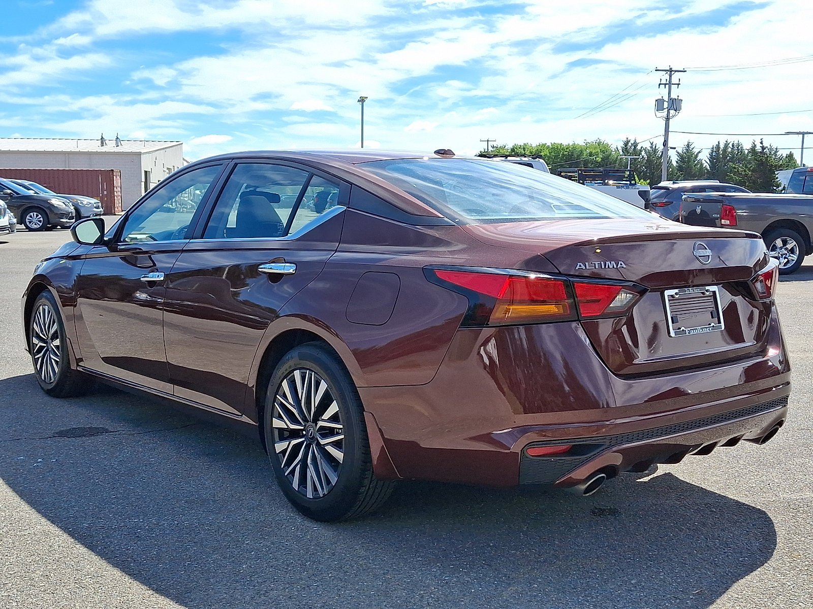 Used 2024 Nissan Altima 2.5 SV w/ SV Premium Package FWD image 6