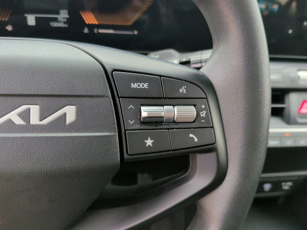 Used 2026 Kia K4 FWD image 18