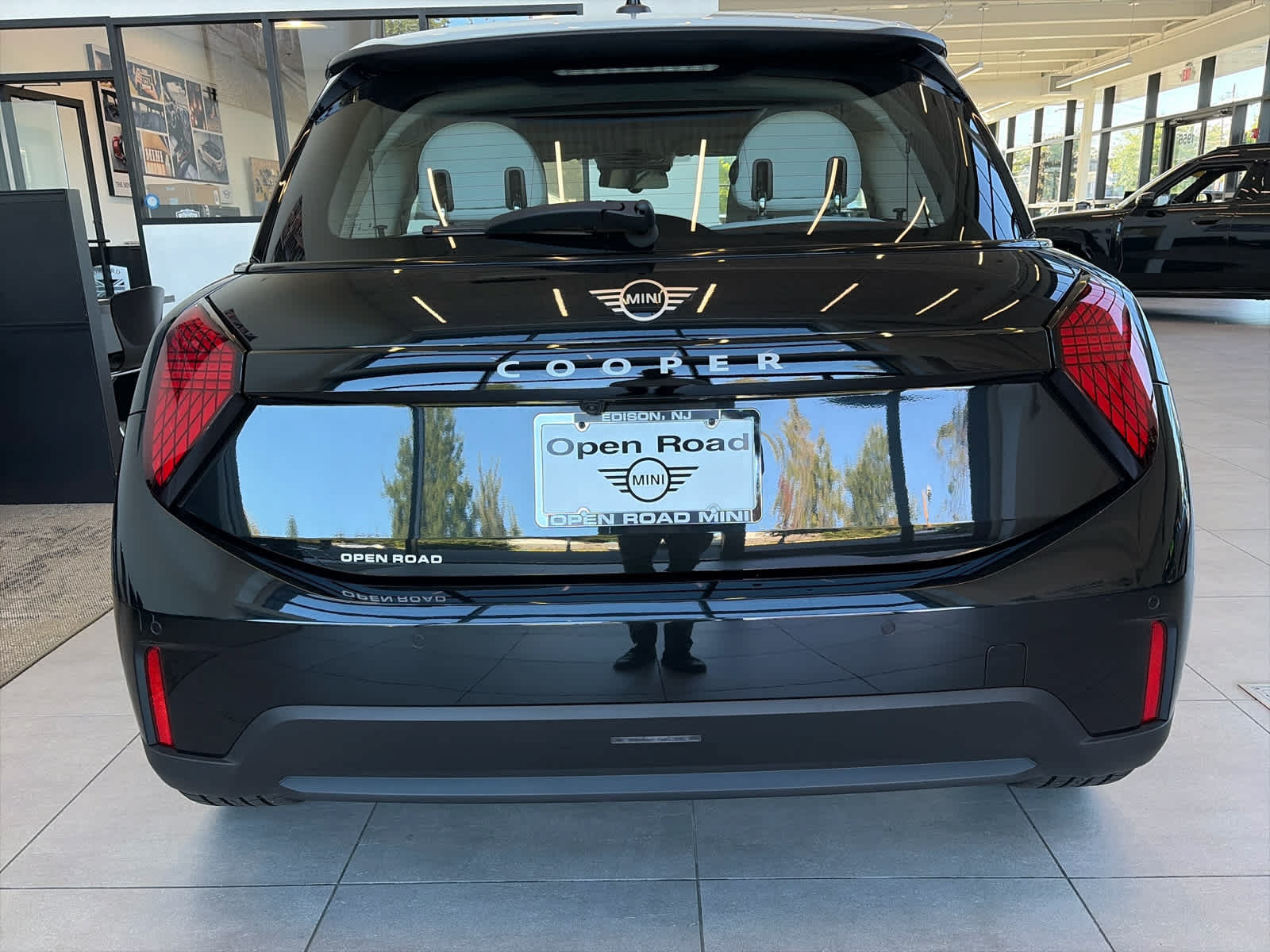 Used 2025 MINI Cooper 2-Door Hardtop FWD image 6