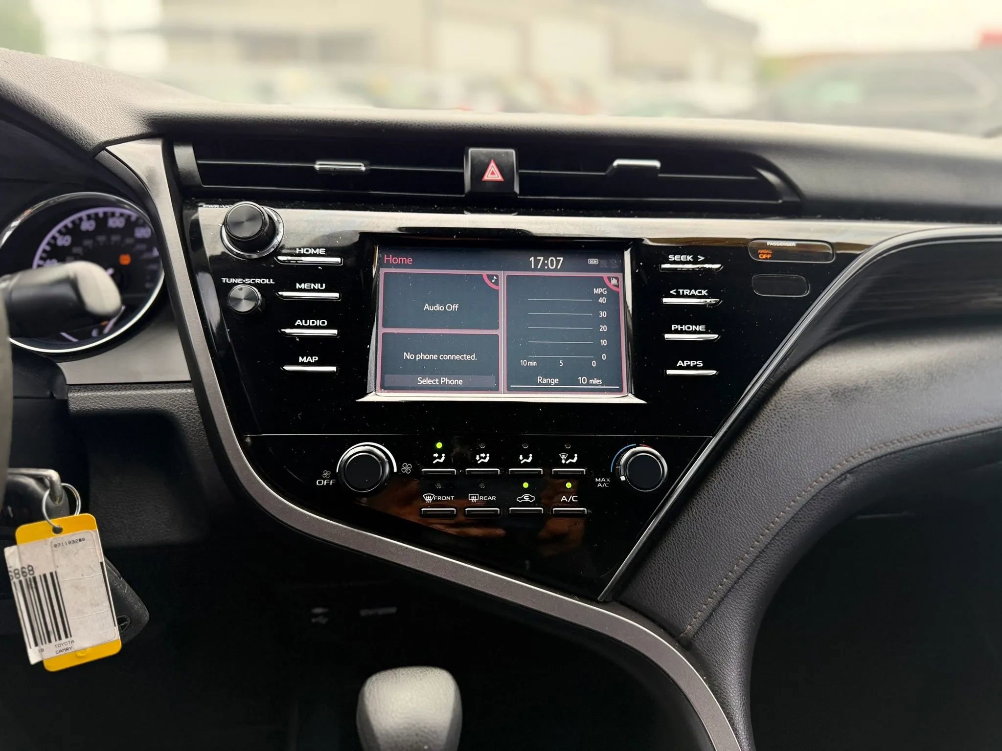 Used 2019 Toyota Camry LE FWD image 25