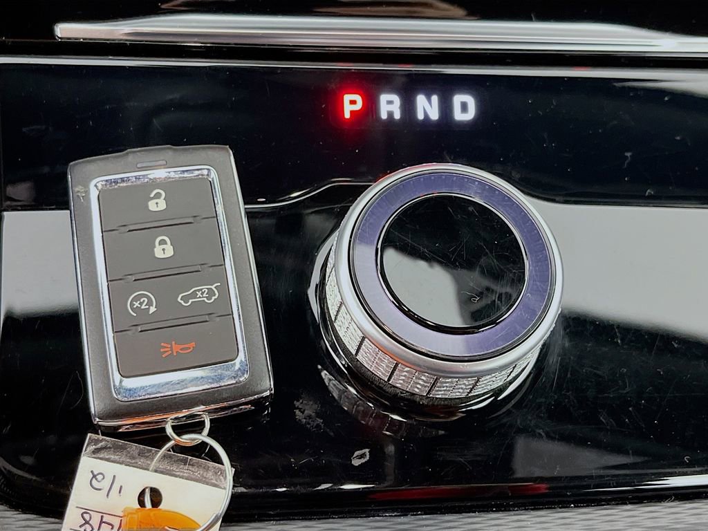 Used 2023 Jeep Grand Cherokee L Laredo image 24