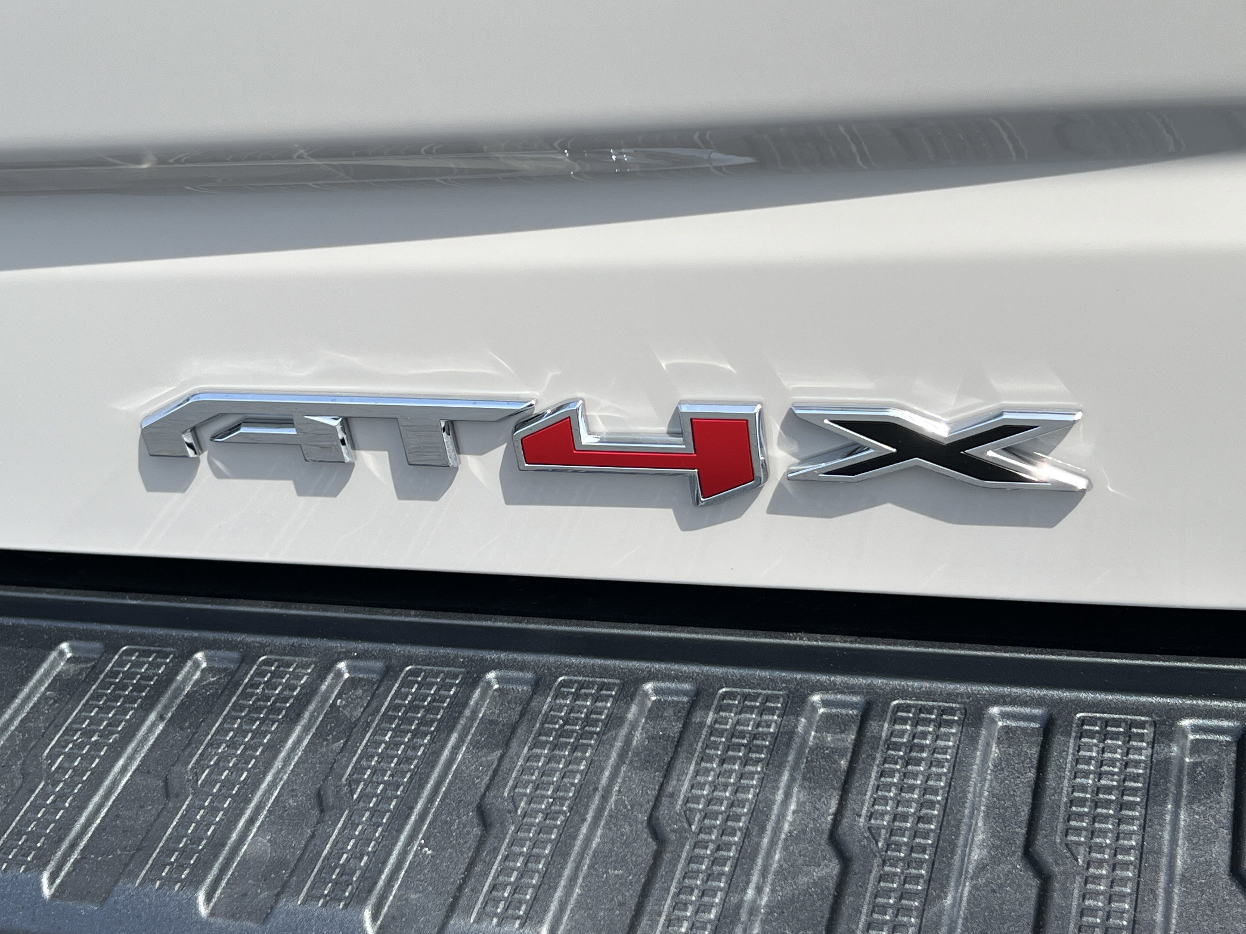 New 2026 GMC Sierra 1500 AT4X AWD/4WD image 9