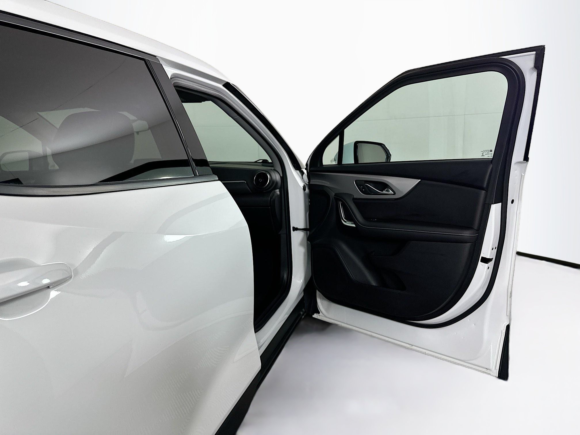 Used 2023 Chevrolet Blazer LT FWD image 29