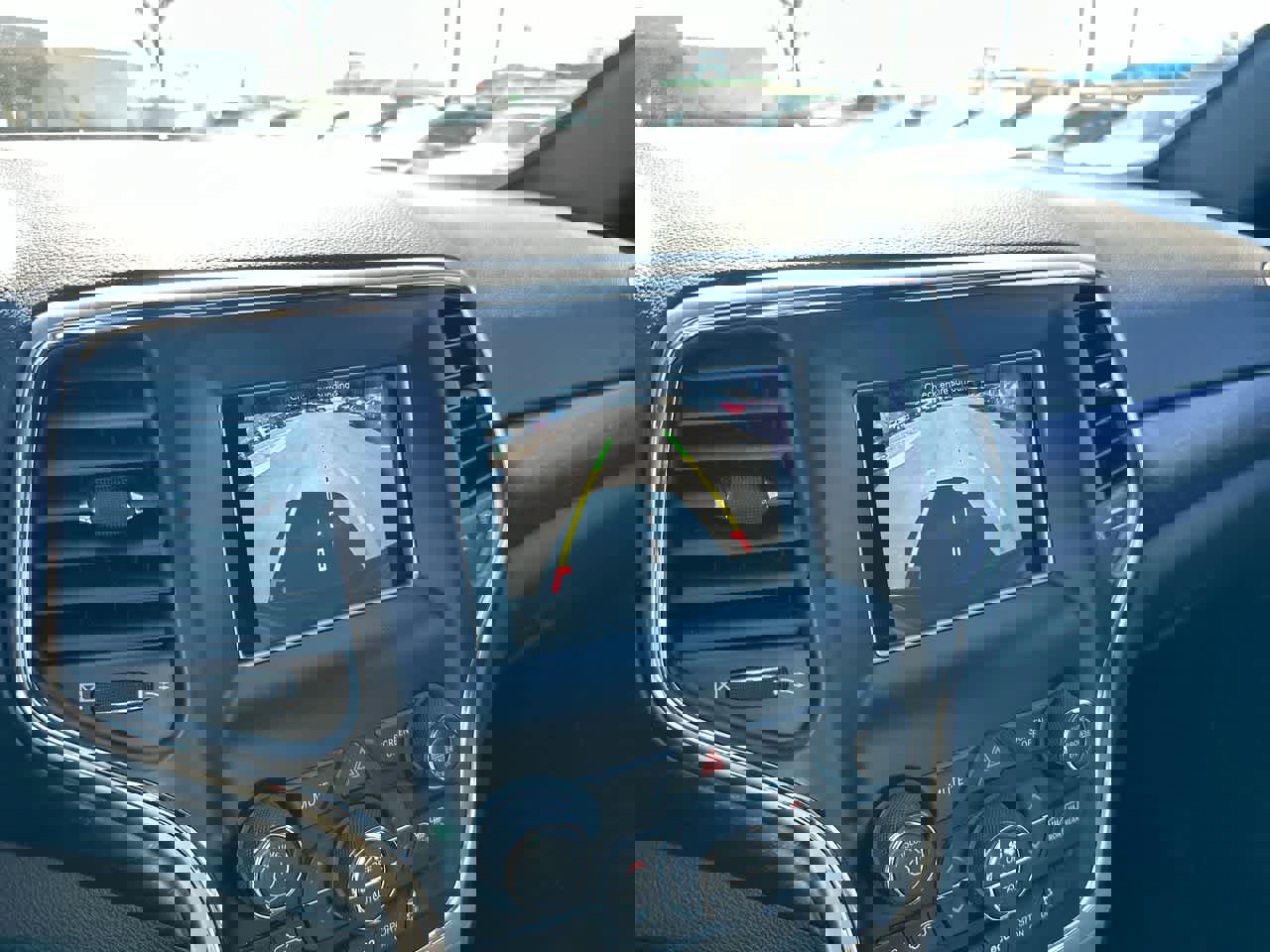 Used 2018 Jeep Grand Cherokee Laredo image 29