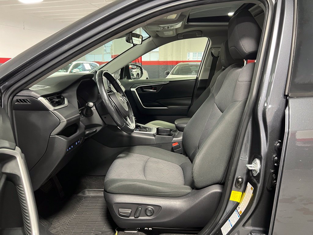 Certified 2019 Toyota RAV4 XLE w/ Convenience Package AWD/4WD image 12