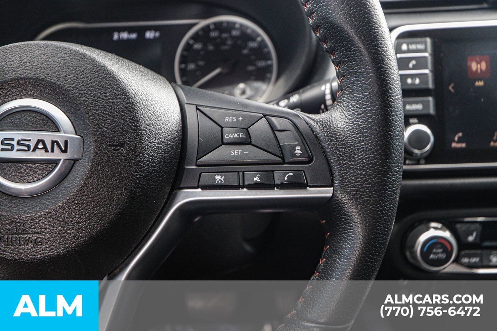 Used 2020 Nissan Versa SR w/ Convenience Package image 32