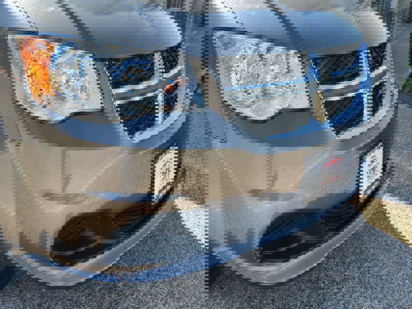 Used 2017 Dodge Grand Caravan SE w/ Power Window Group image 2