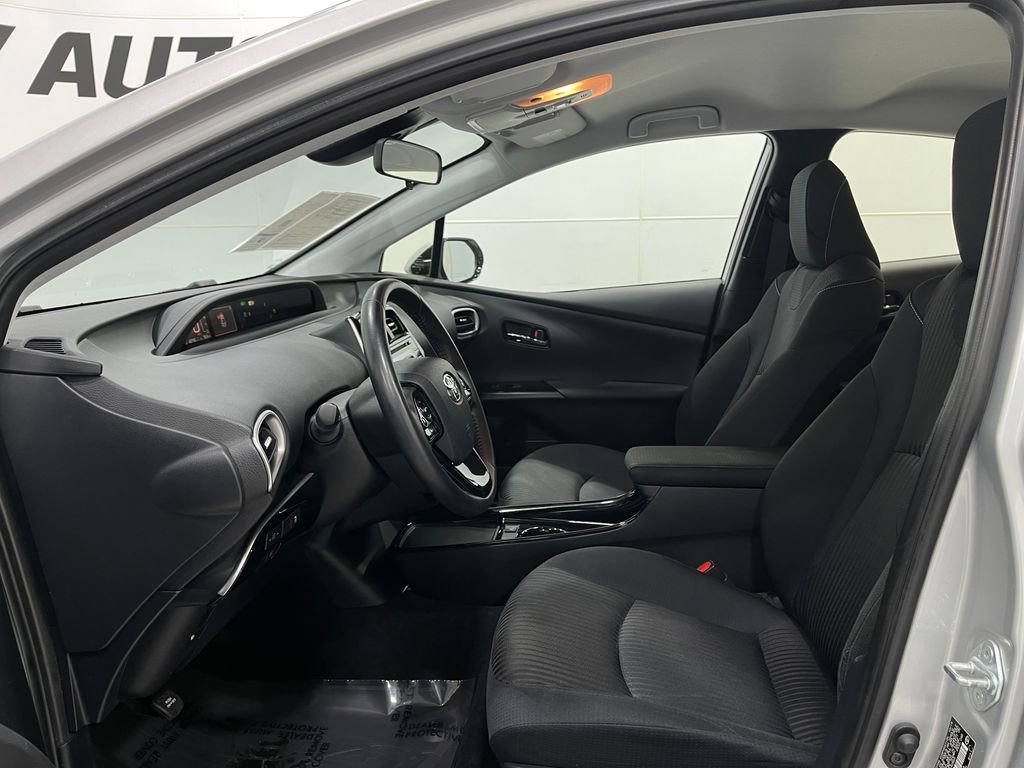 Used 2020 Toyota Prius Prime LE image 11