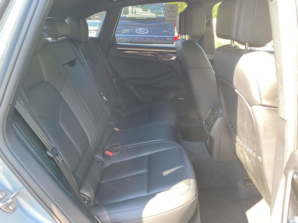 Used 2019 Porsche Macan AWD/4WD image 27