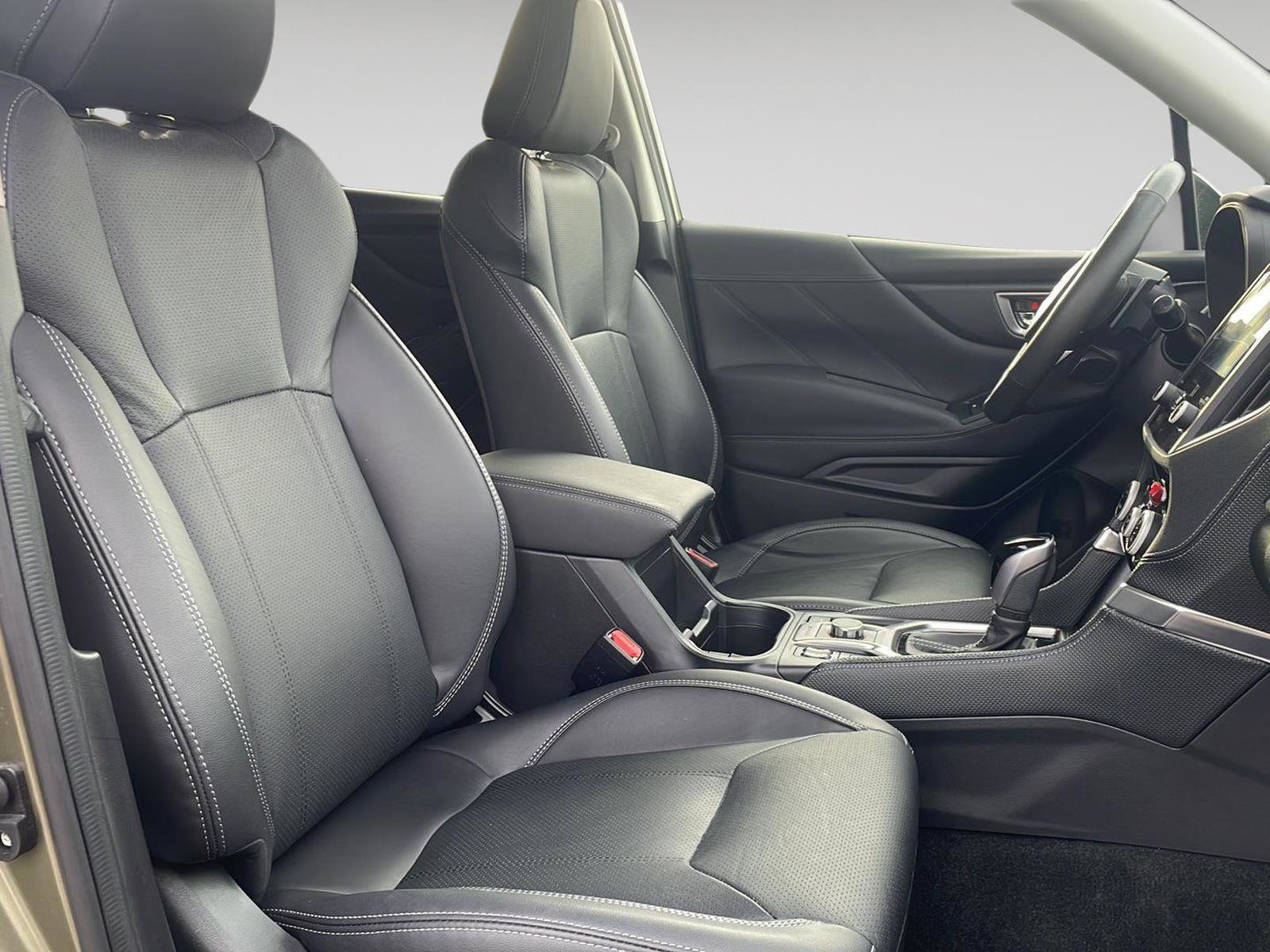 Certified 2024 Subaru Forester Touring w/ Pop Package 2 image 3