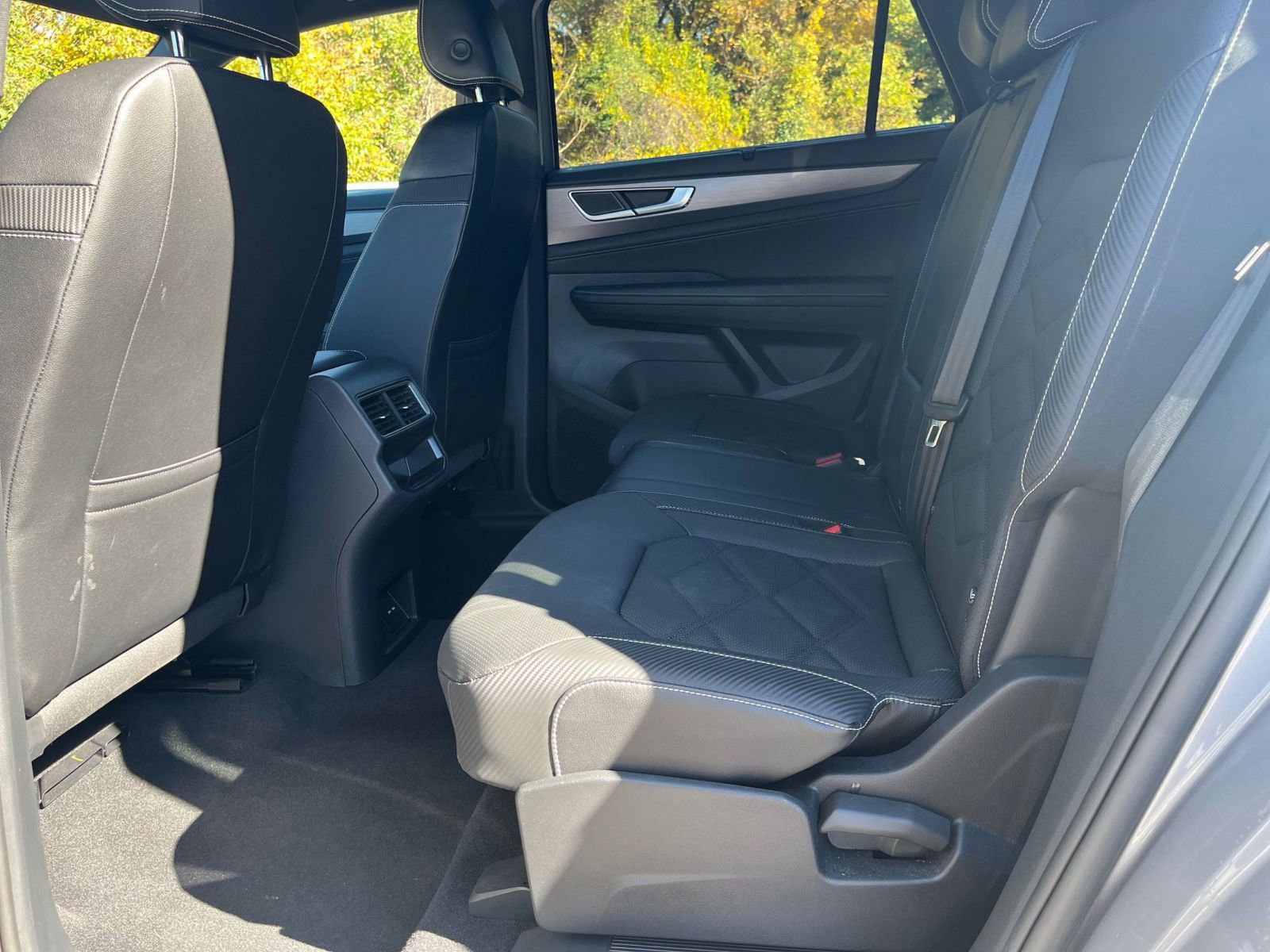 Used 2025 Volkswagen Atlas Cross Sport SE image 21