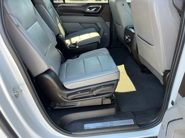 Used 2023 GMC Yukon XL SLT w/ SLT Premium Package AWD/4WD image 27