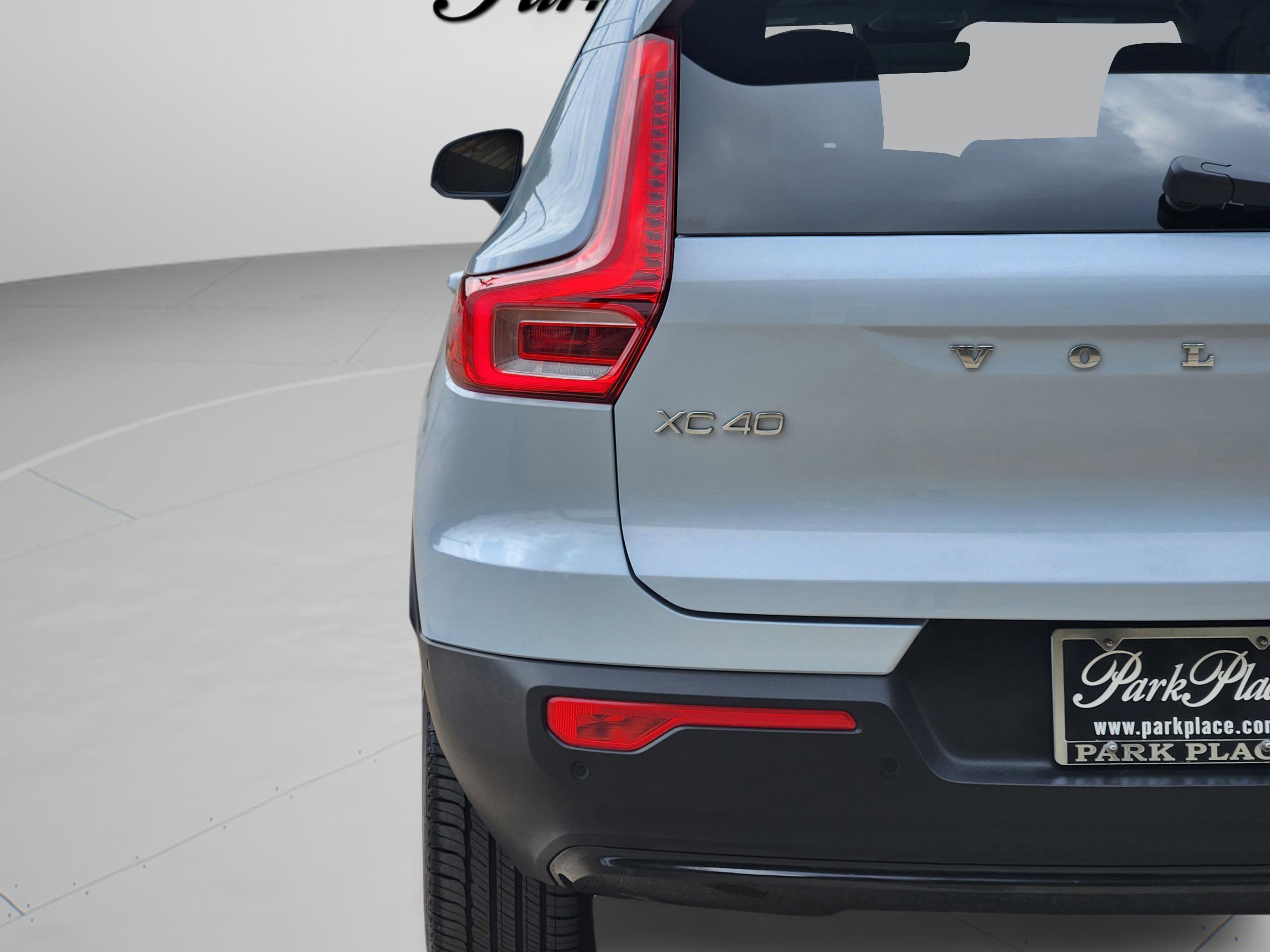 Used 2026 Volvo XC40 B5 Plus w/ Protection Package Premier AWD/4WD image 32