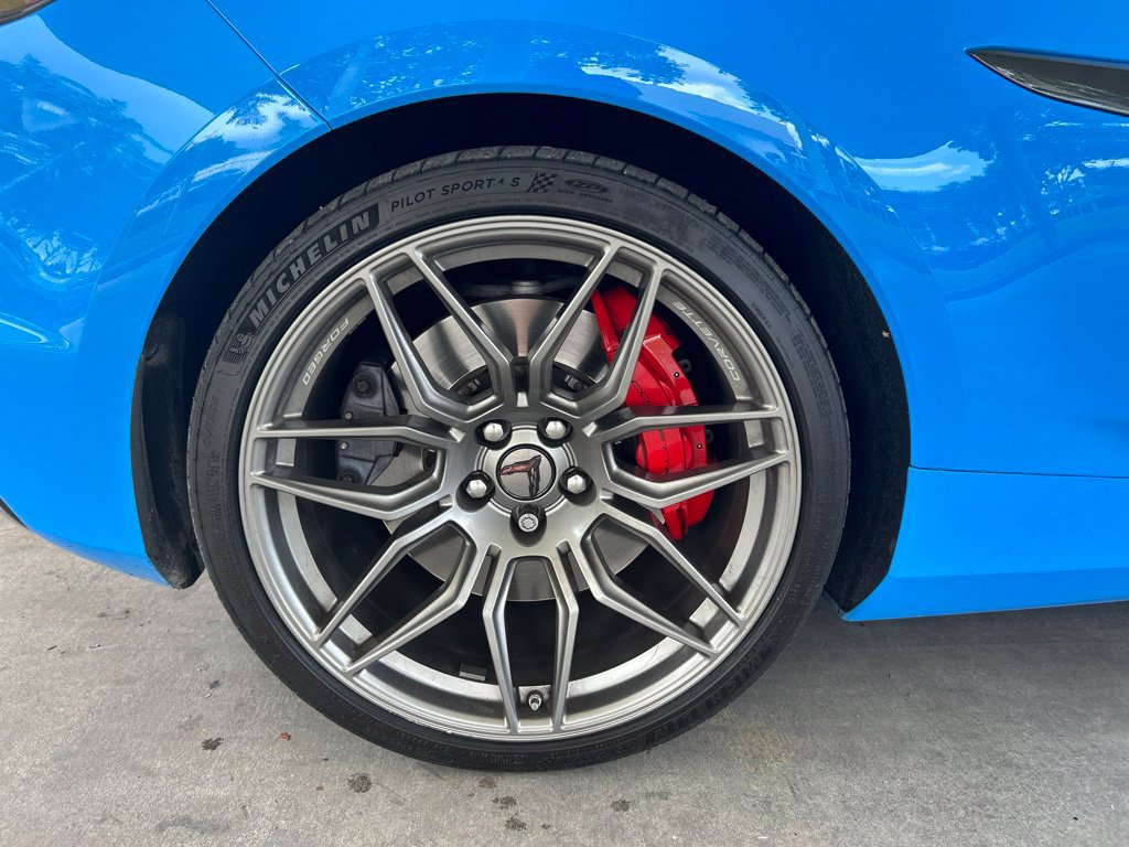 Used 2025 Chevrolet Corvette Z06 RWD image 18