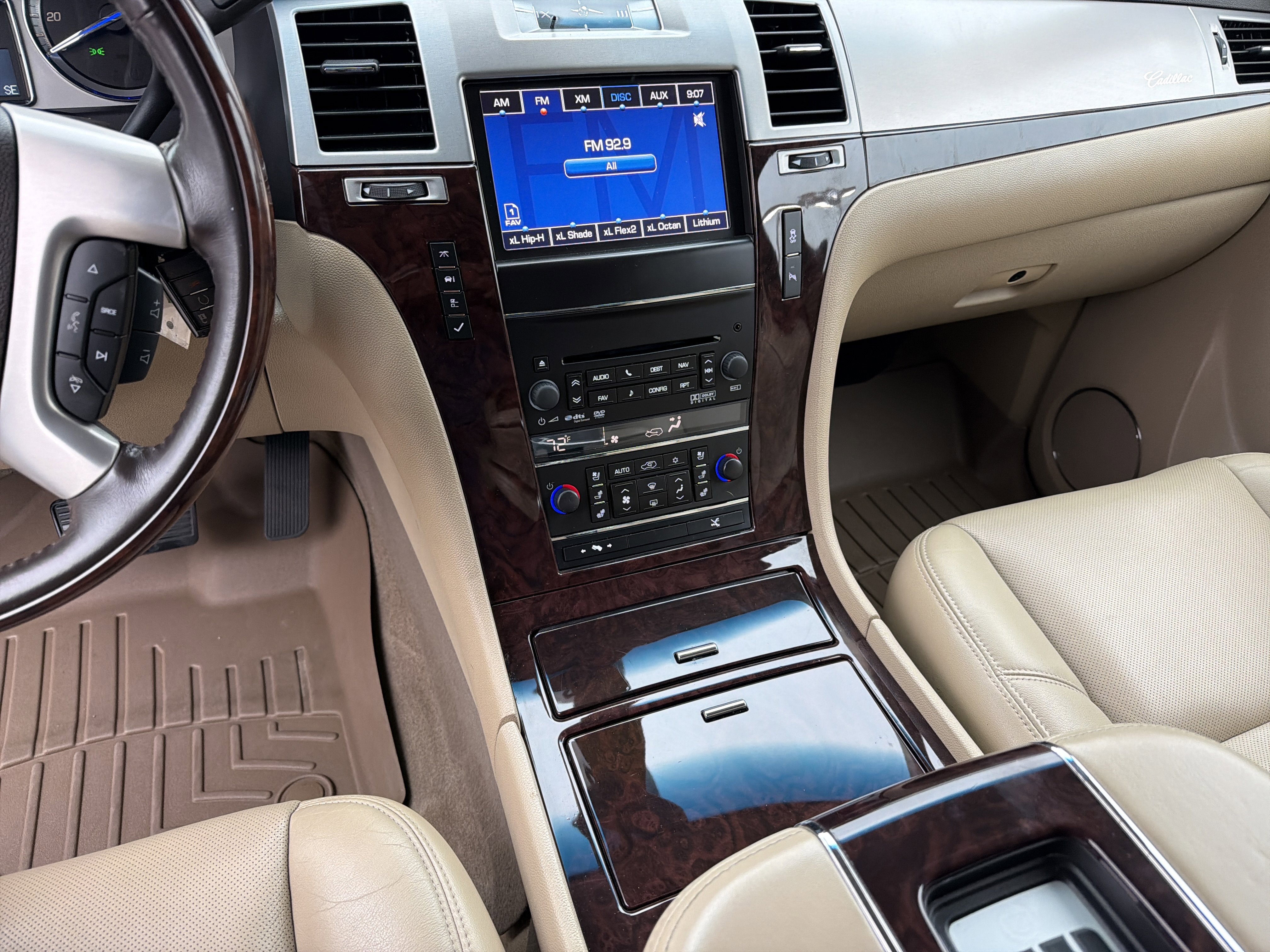 Used 2013 Cadillac Escalade EXT Premium image 31