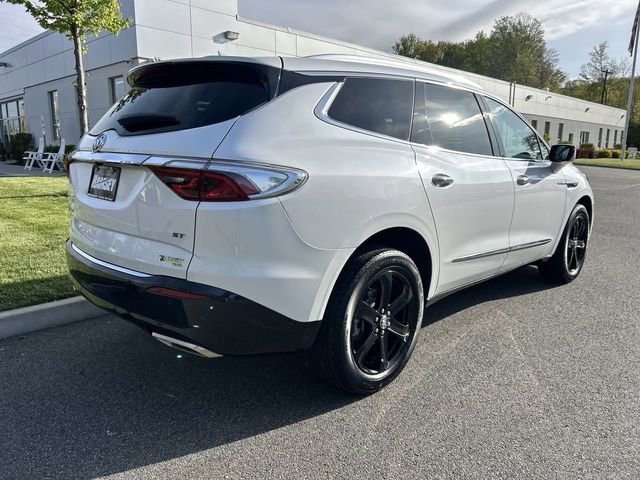 Used 2024 Buick Enclave Essence w/ Sport Touring Edition AWD/4WD image 8