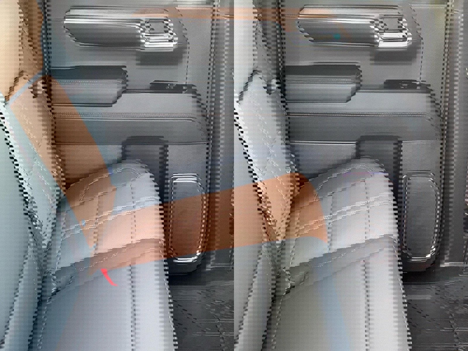 Used 2024 Chevrolet Silverado 1500 High Country image 11