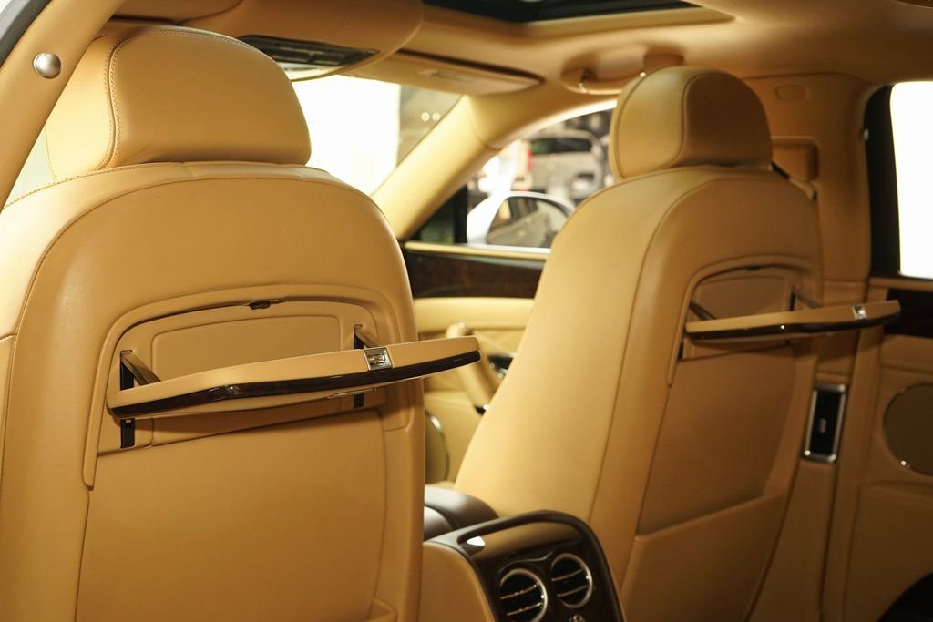 Used 2016 Bentley Flying Spur W12 image 23