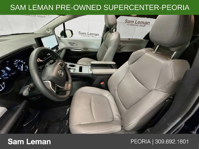 Used 2025 Toyota Sienna XLE w/ XLE Plus Package AWD/4WD image 21