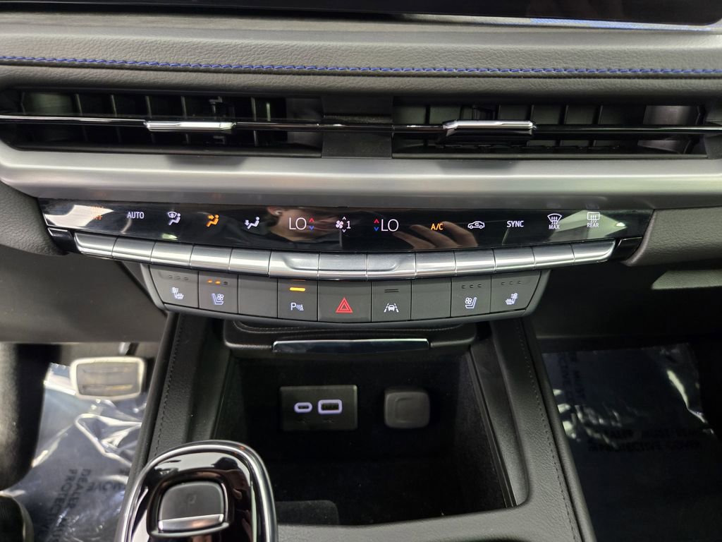 Used 2024 Cadillac XT4 Sport image 20