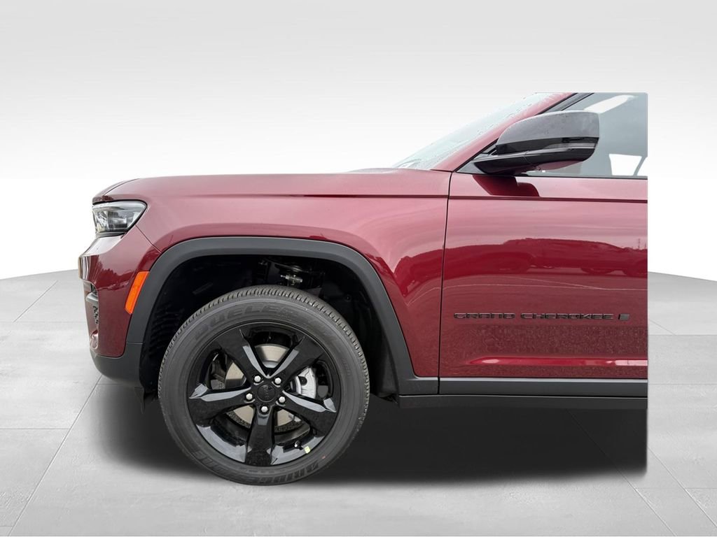 New 2025 Jeep Grand Cherokee Altitude RWD image 26