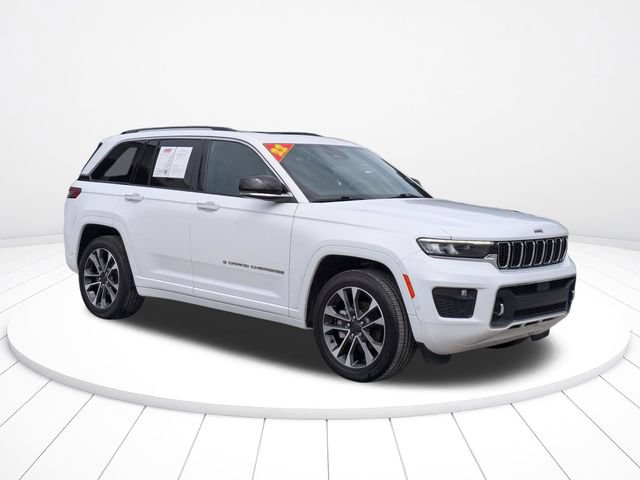 Used 2022 Jeep Grand Cherokee Overland AWD/4WD image 2