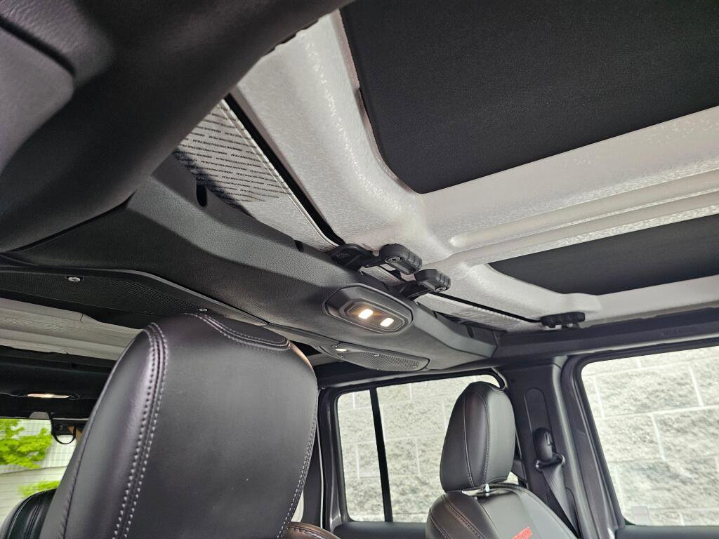 Used 2024 Jeep Wrangler Unlimited Rubicon w/ Safety Group AWD/4WD image 16