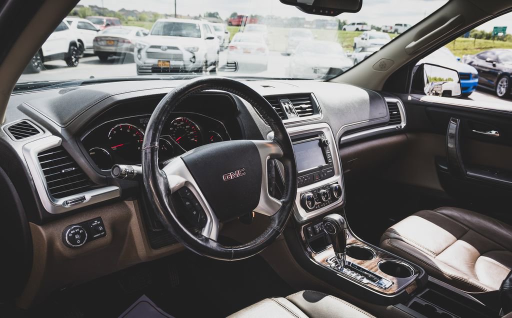 Used 2017 GMC Acadia Limited SLT AWD/4WD image 2