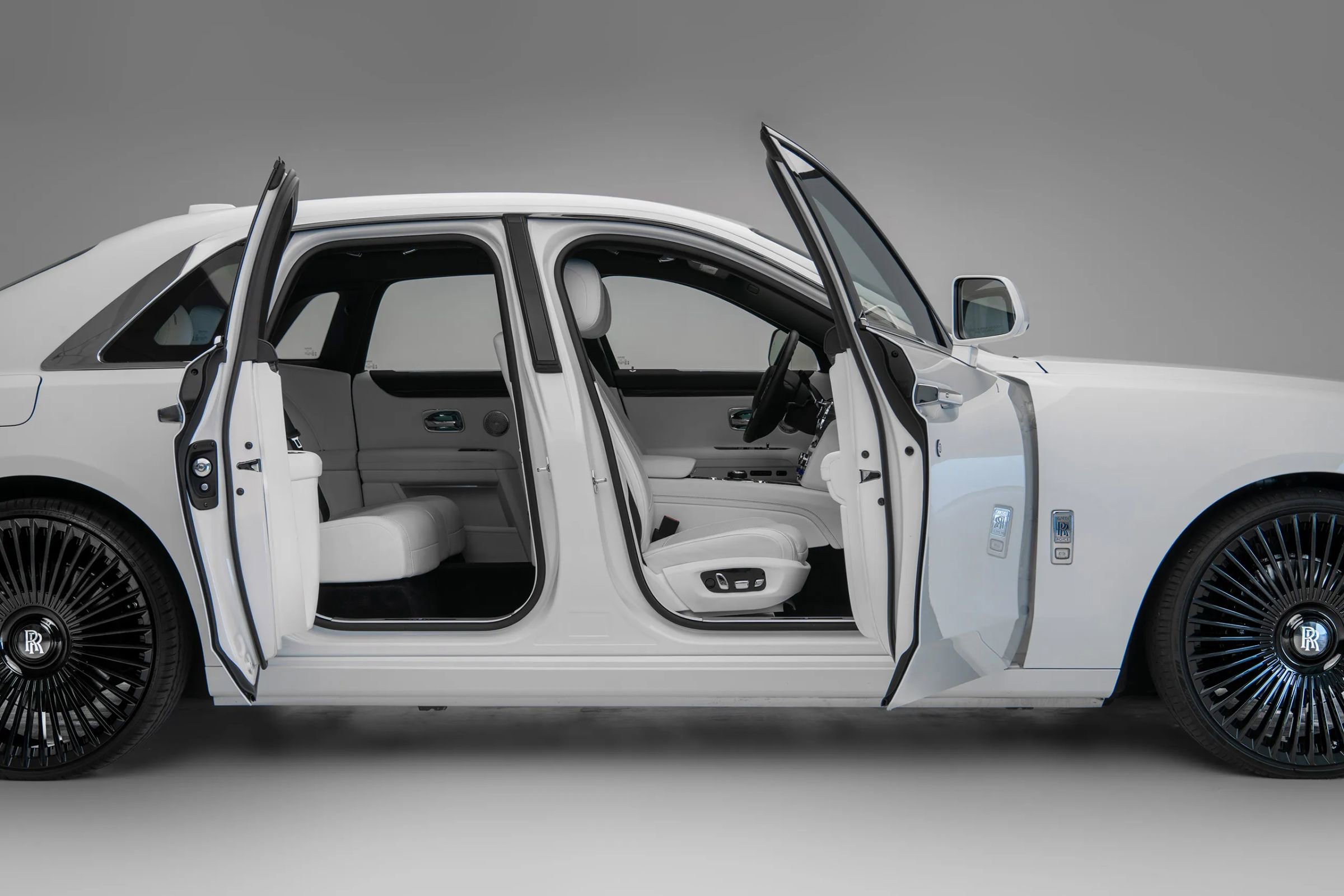 Used 2021 Rolls-Royce Ghost AWD/4WD image 28