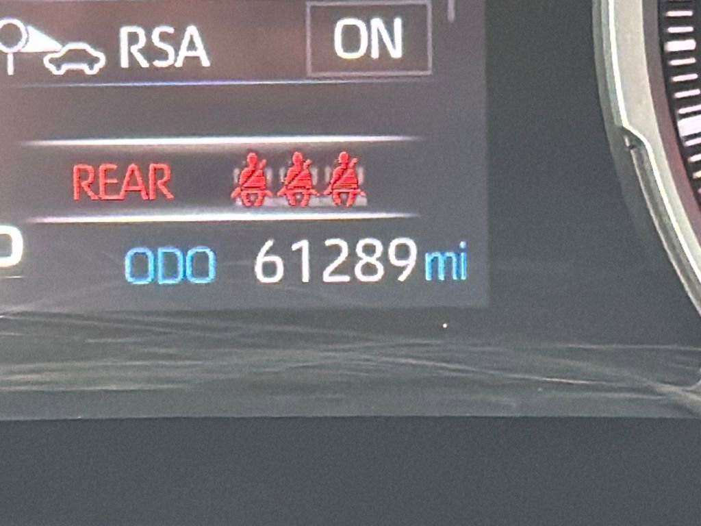 Used 2022 Toyota RAV4 XLE Premium AWD/4WD image 18