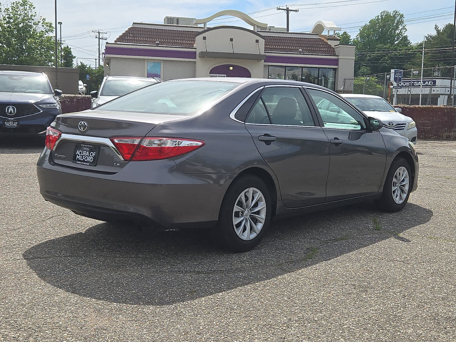 Used 2015 Toyota Camry LE FWD image 5