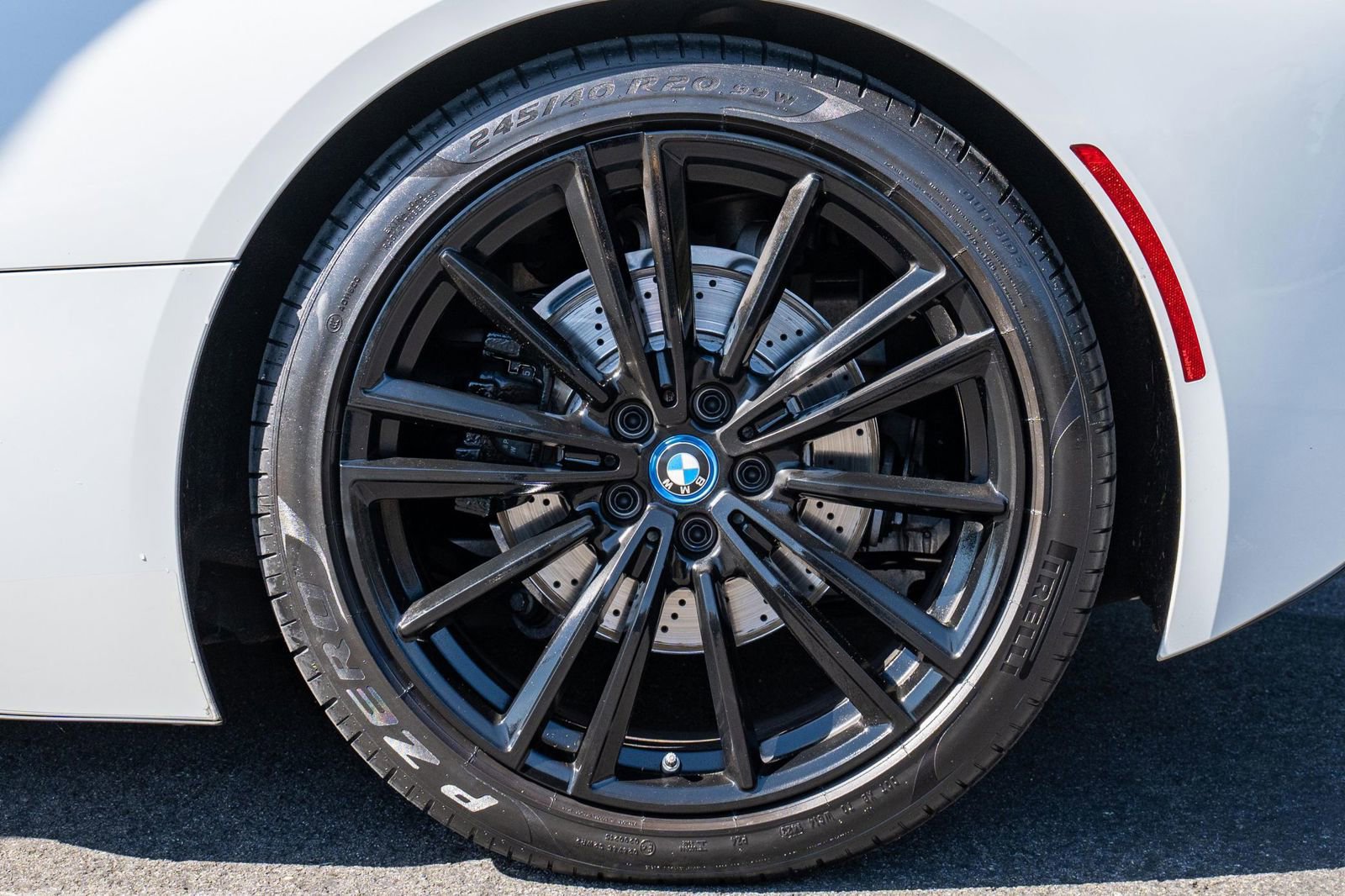 Used 2019 BMW i8 Roadster AWD/4WD image 24