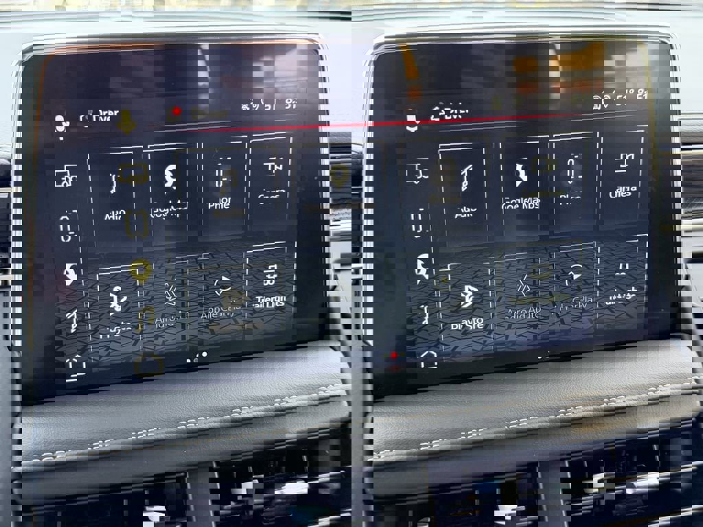 Used 2023 GMC Yukon SLT w/ SLT Luxury Package image 27