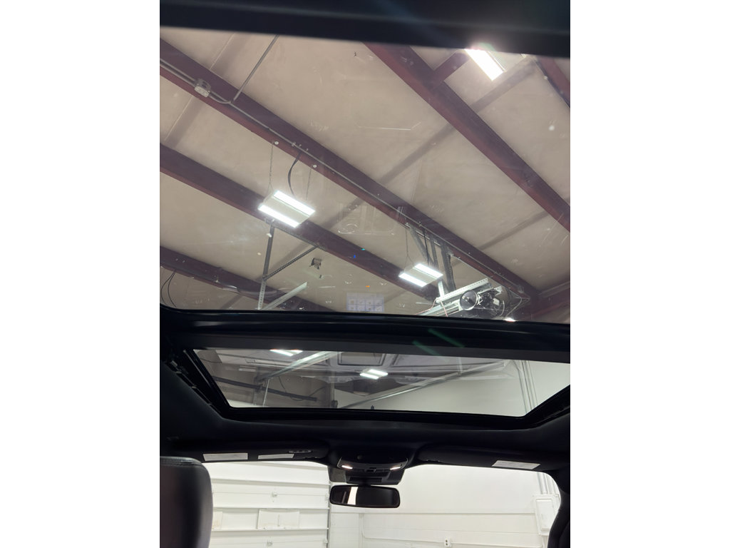 Used 2018 Ford Expedition XLT w/ Equipment Group 202A AWD/4WD image 25