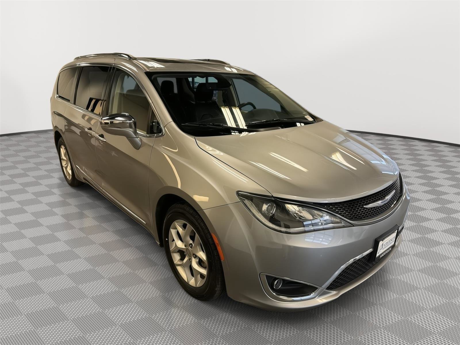 Used 2020 Chrysler Pacifica Limited image 5