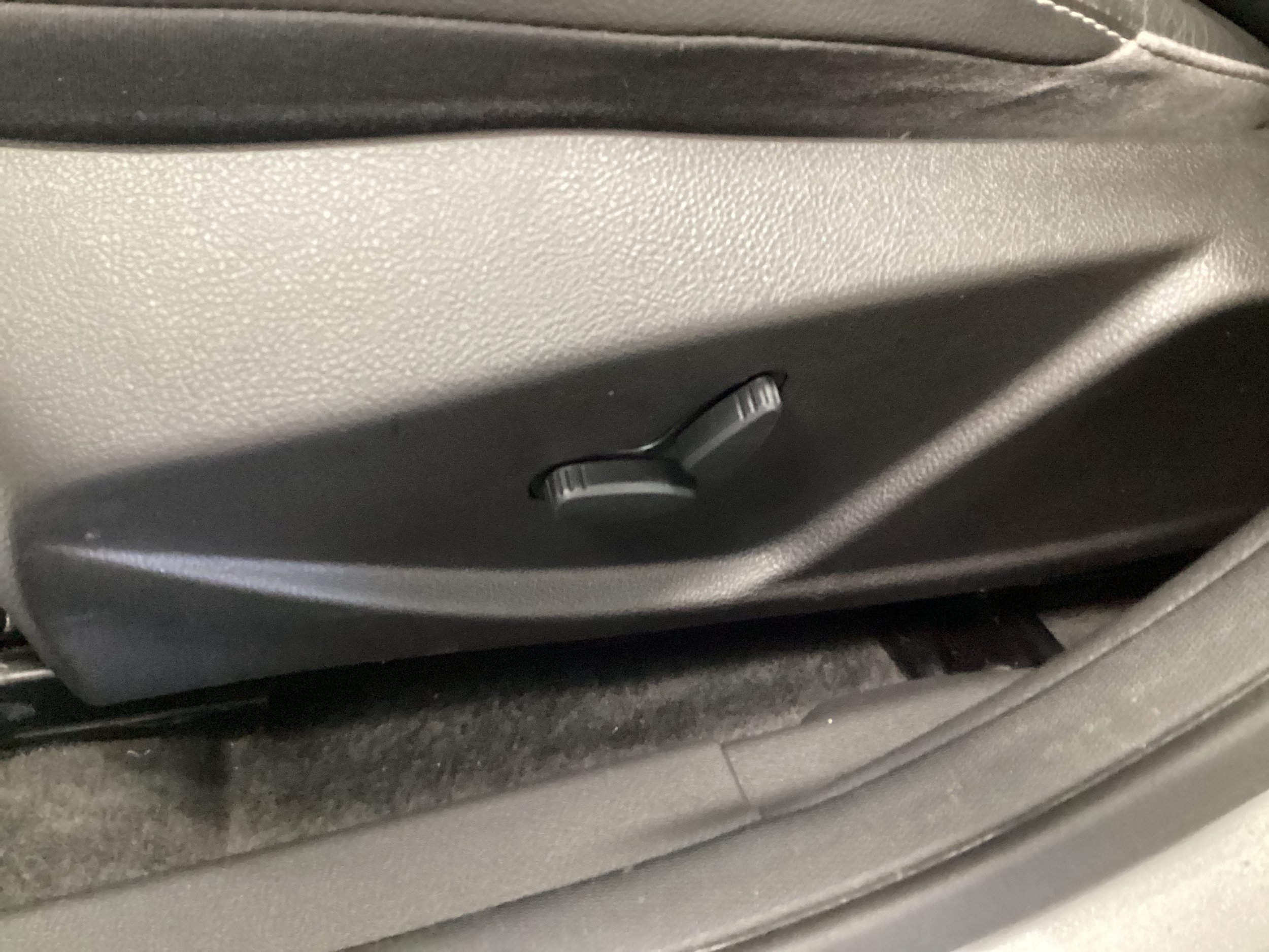 Used 2012 Ford Focus Titanium FWD image 14