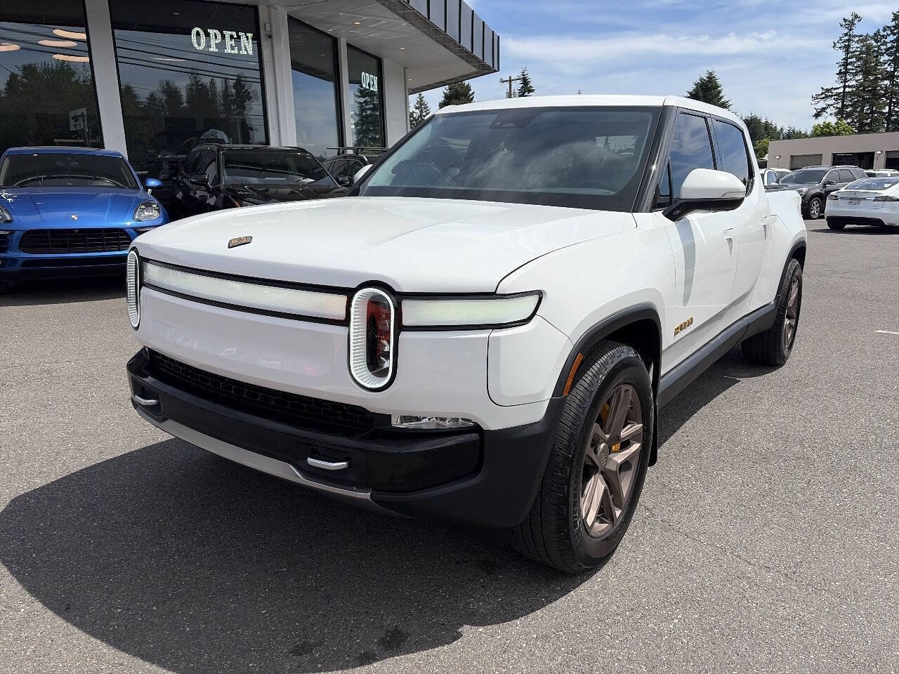 Used 2022 Rivian R1T Adventure AWD/4WD image 1