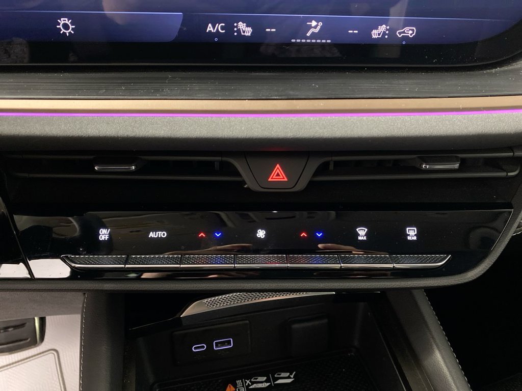 Used 2025 Buick Envision Sport Touring AWD/4WD image 18