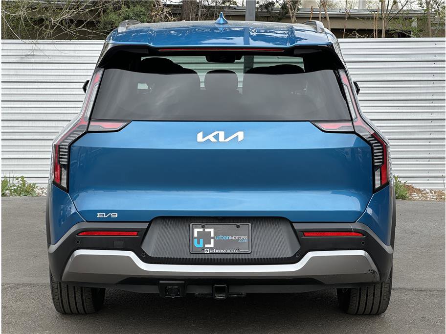 Used 2024 Kia EV9 Wind image 11