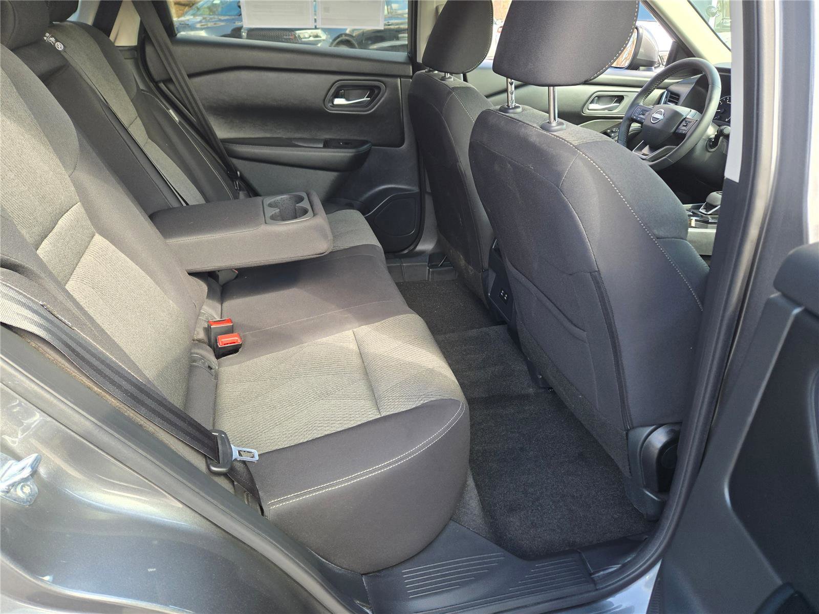 Used 2026 Nissan Rogue SV image 7