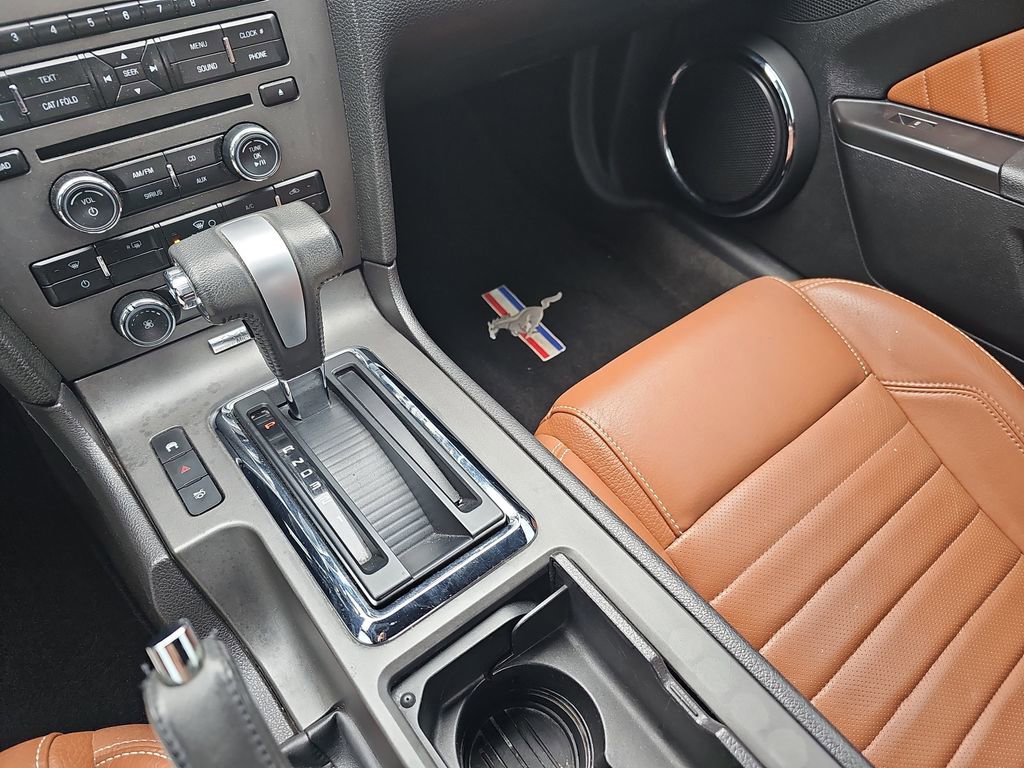 Used 2010 Ford Mustang Convertible image 25