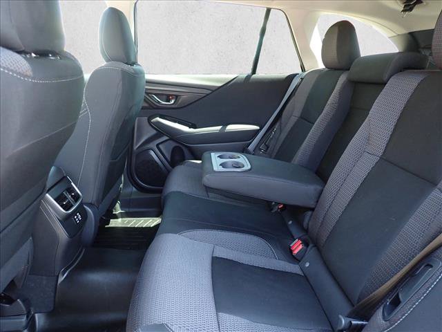 Certified 2025 Subaru Outback Premium AWD/4WD image 9