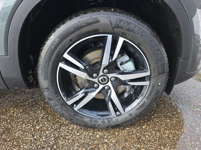 New 2026 Volvo XC40 B5 Core w/ Climate Package AWD/4WD image 9