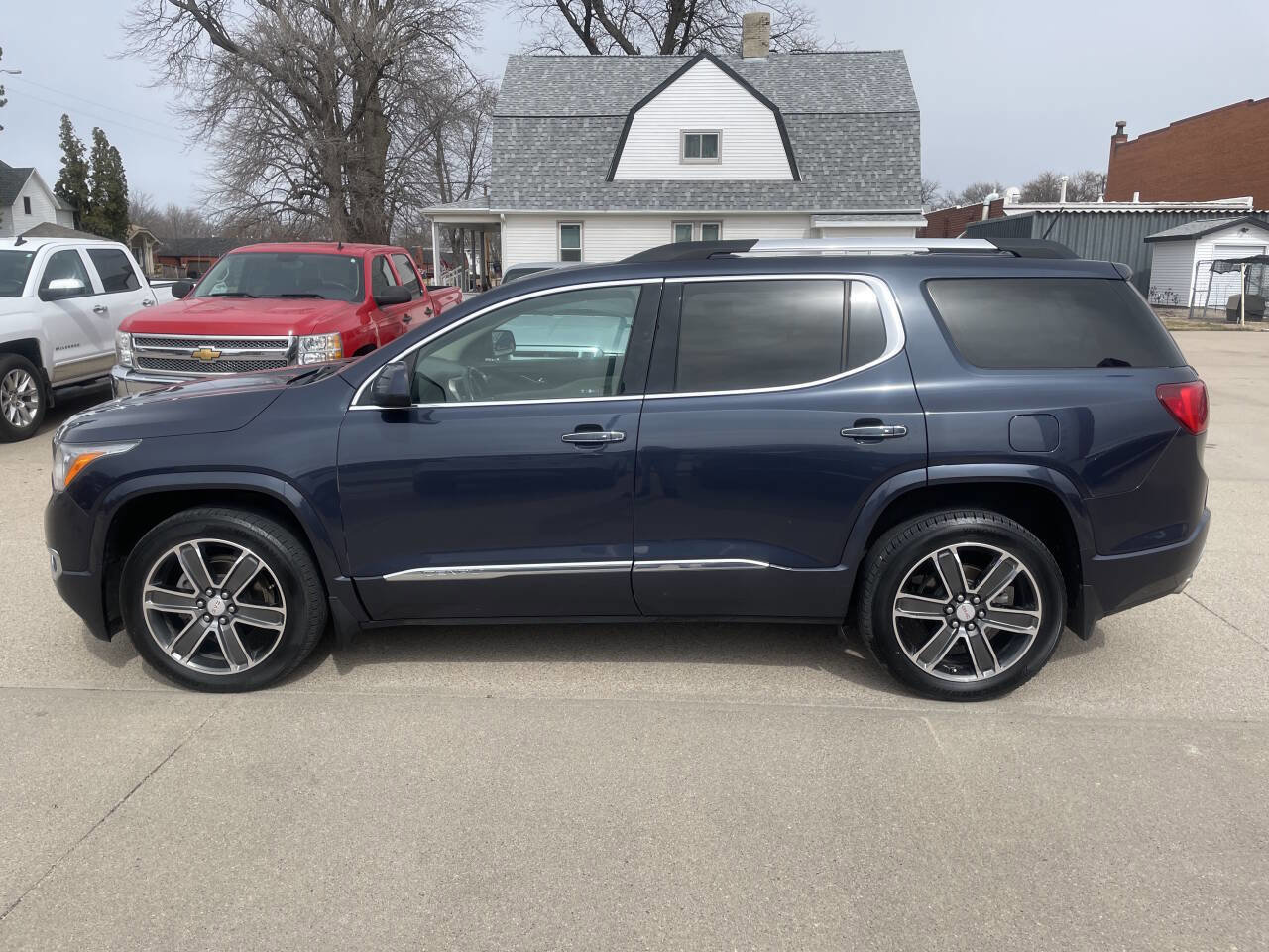 Used 2018 GMC Acadia Denali w/ Technology Package image 9